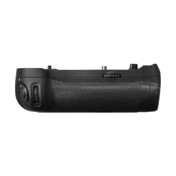 MB-D18 - Nikon